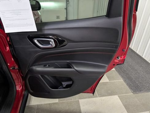 Used 2025 Jeep Compass Trailhawk AWD/4WD image 24