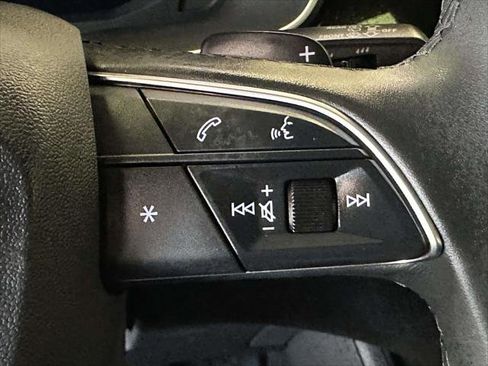 Used 2025 Audi Q3 2.0T Premium w/ Convenience Package image 21