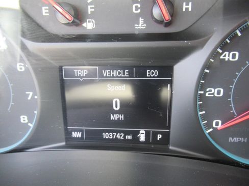 Used 2018 Chevrolet Equinox LT FWD image 26