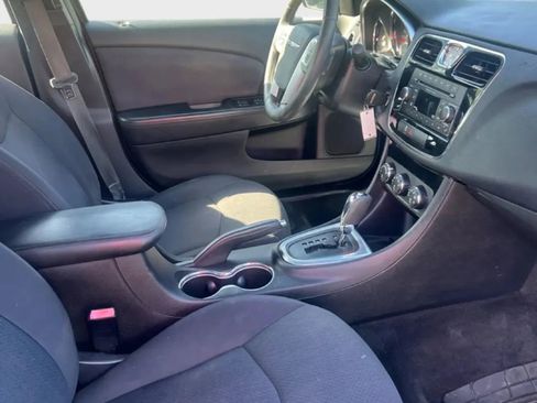 Used 2012 Chrysler 200 Touring image 10