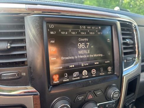 Used 2014 RAM 2500 Laramie w/ Convenience Group AWD/4WD image 19