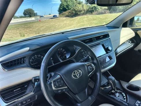 Used 2017 Toyota Avalon Touring image 15