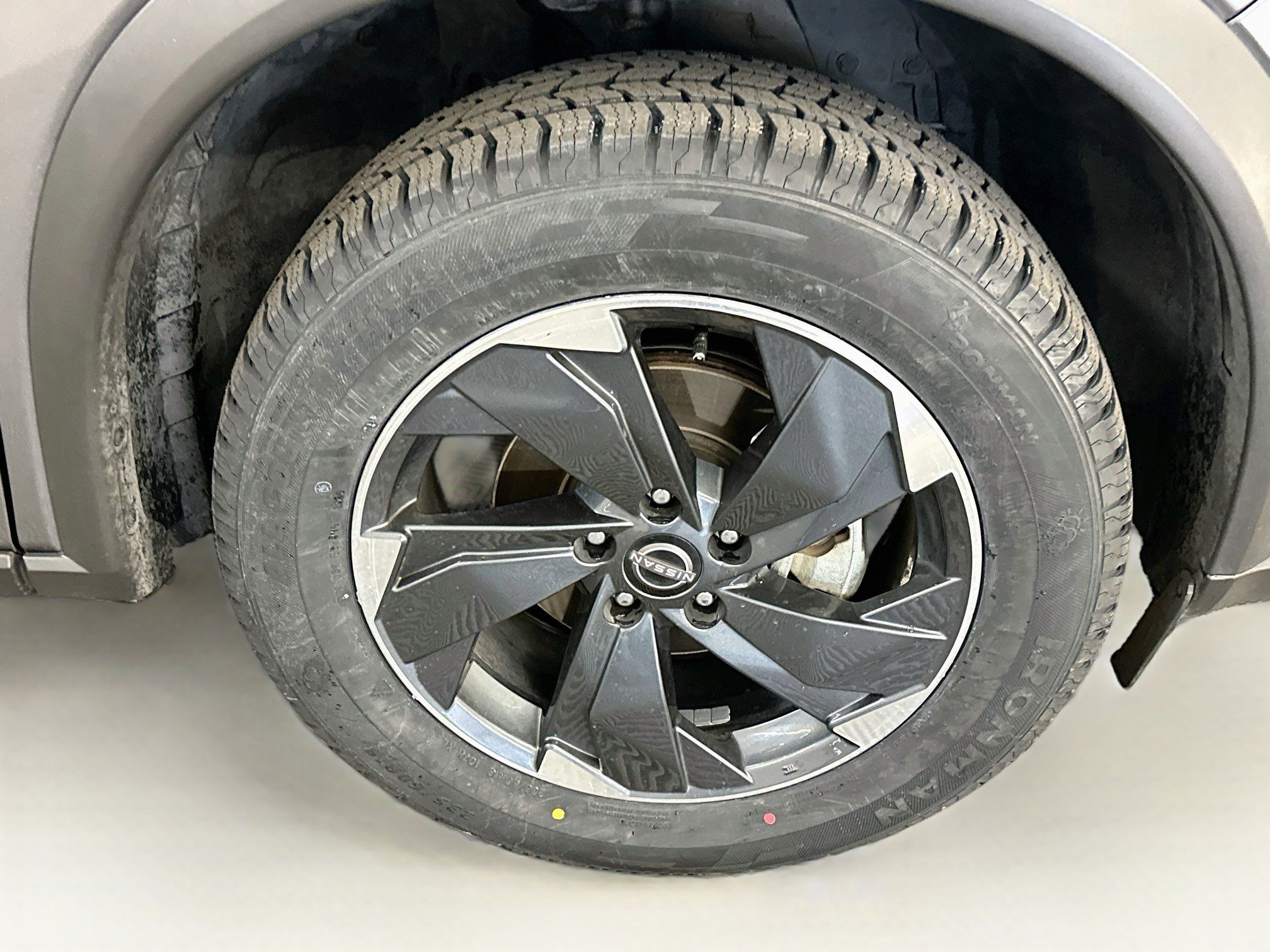 Used 2025 Nissan Rogue SV AWD/4WD image 11