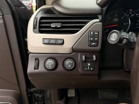 Used 2018 GMC Yukon Denali w/ Denali Ultimate Package AWD/4WD image 26