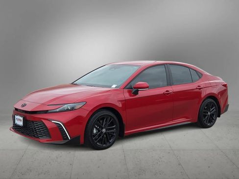 Used 2026 Toyota Camry SE w/ Convenience Package FWD image 4