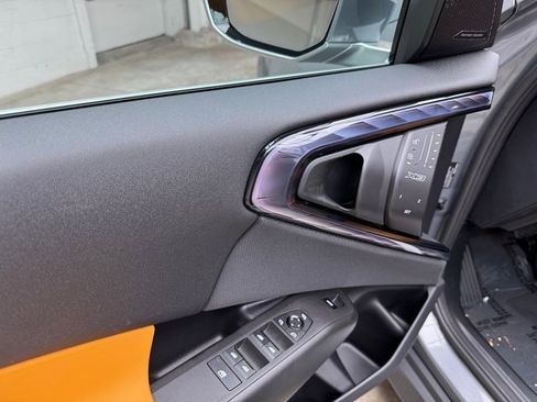 Used 2025 BMW X3 xDrive30i w/ Premium Package image 11