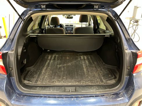 Used 2019 Subaru Outback 2.5i Premium image 9