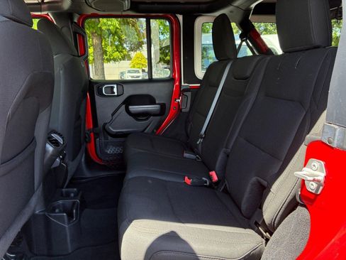 Used 2022 Jeep Wrangler Unlimited Sport AWD/4WD image 17