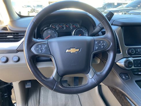 Used 2020 Chevrolet Suburban LT image 14