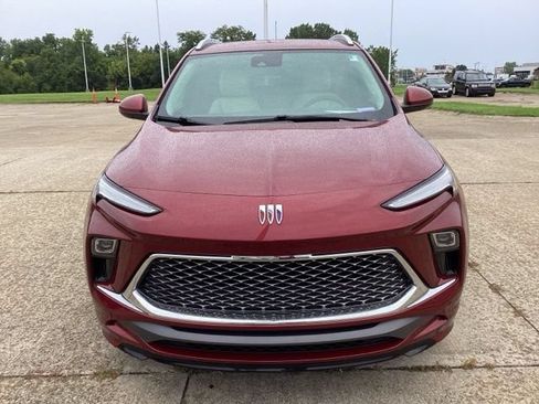 Used 2024 Buick Encore GX Avenir w/ Avenir Convenience Package FWD image 3