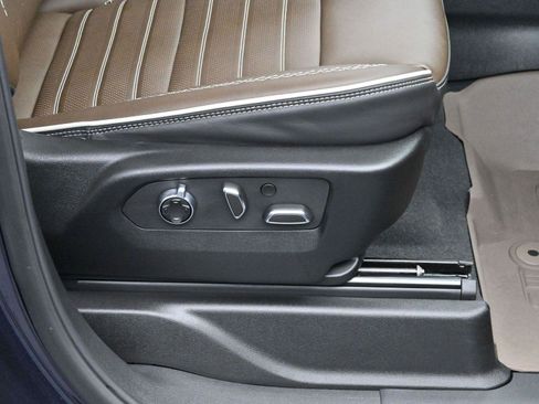 Used 2025 GMC Yukon XL Denali Ultimate w/ LPO, Floor Liner Package image 37