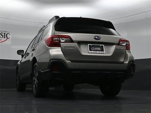 Used 2018 Subaru Outback 2.5i Limited image 22