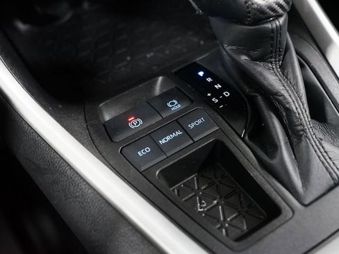 Certified 2022 Toyota RAV4 XLE image 21