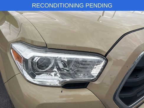 Used 2016 Toyota Tacoma SR5 w/ Towing Package RWD image 5