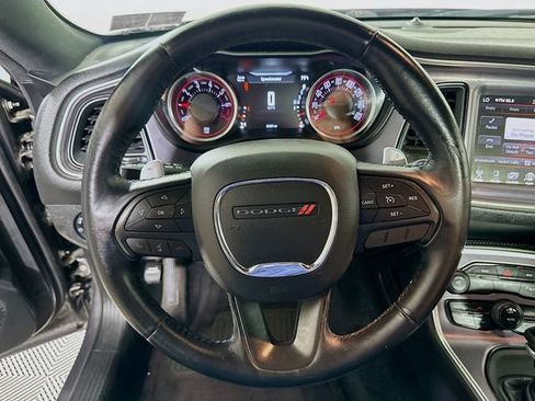 Used 2016 Dodge Challenger SXT w/ Driver Convenience Group RWD image 14