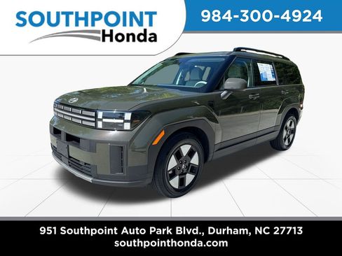 Used 2025 Hyundai Santa Fe SEL FWD image 3