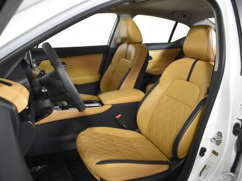 Certified 2024 Nissan Sentra SV w/ SV Premium Package FWD image 10