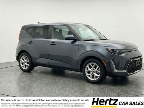 Used 2025 Kia Soul LX w/ LX Technology Package FWD image 1