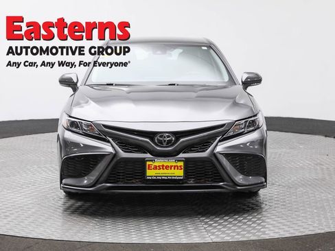Used 2023 Toyota Camry SE FWD image 2