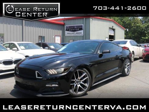 Used 2017 Ford Mustang GT RWD image 1
