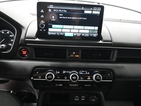 Used 2023 Honda Pilot Touring image 19