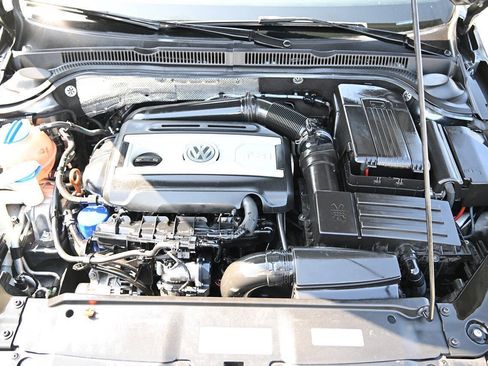 Used 2012 Volkswagen Jetta GLI FWD image 31