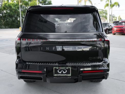Certified 2026 INFINITI QX80 4WD w/ Sport Exterior Package image 23
