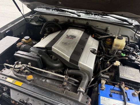 Used 2001 Toyota Land Cruiser image 64