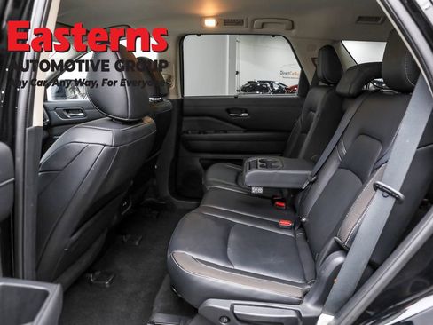 Used 2022 Nissan Pathfinder SL image 22
