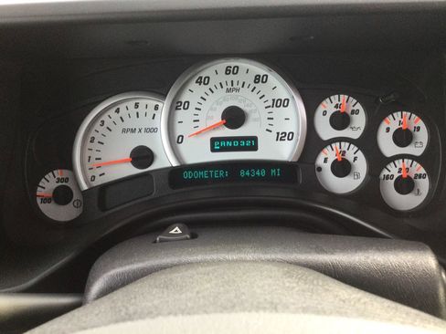 Used 2003 HUMMER H2 w/ Preferred Equipment Group image 24