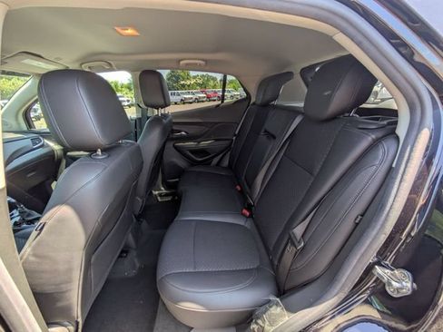 Certified 2022 Buick Encore Preferred AWD/4WD image 28