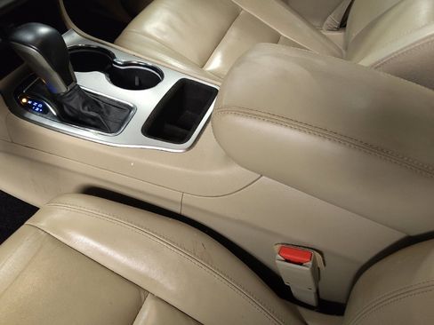 Used 2018 Jeep Grand Cherokee Limited image 26