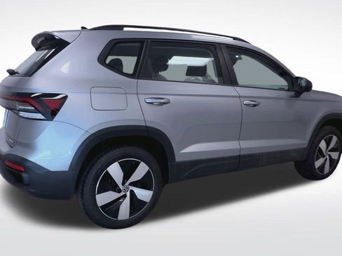 Used 2025 Volkswagen Taos S AWD/4WD image 8