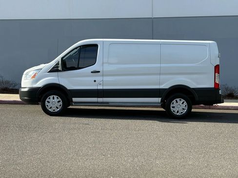 Used 2017 Ford Transit 250 130 Low Roof w/ Exterior Upgrade Package image 3