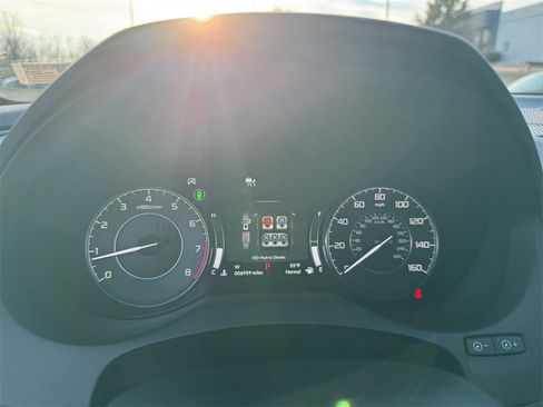 Used 2025 Acura RDX SH-AWD image 16