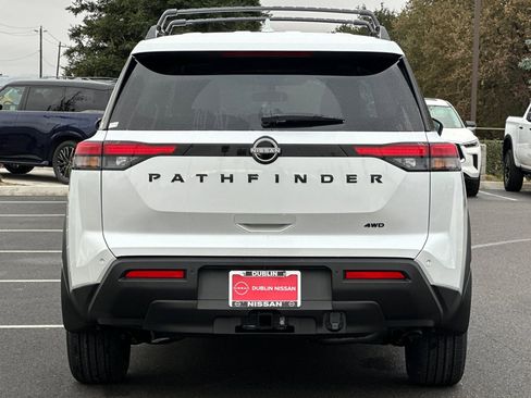 New 2025 Nissan Pathfinder SV w/ SV Premium Package image 5