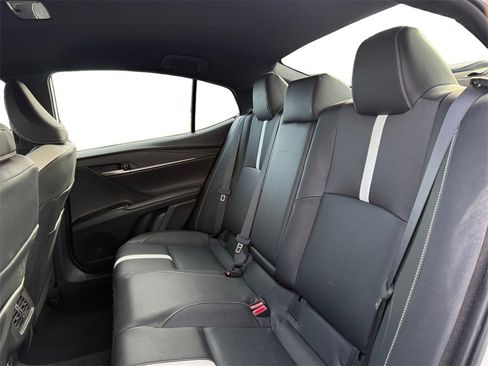 Used 2025 Toyota Camry SE image 14