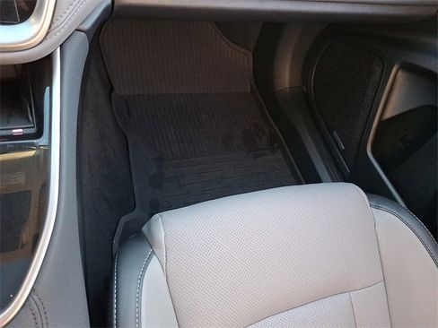 Used 2022 Subaru Outback Limited image 27