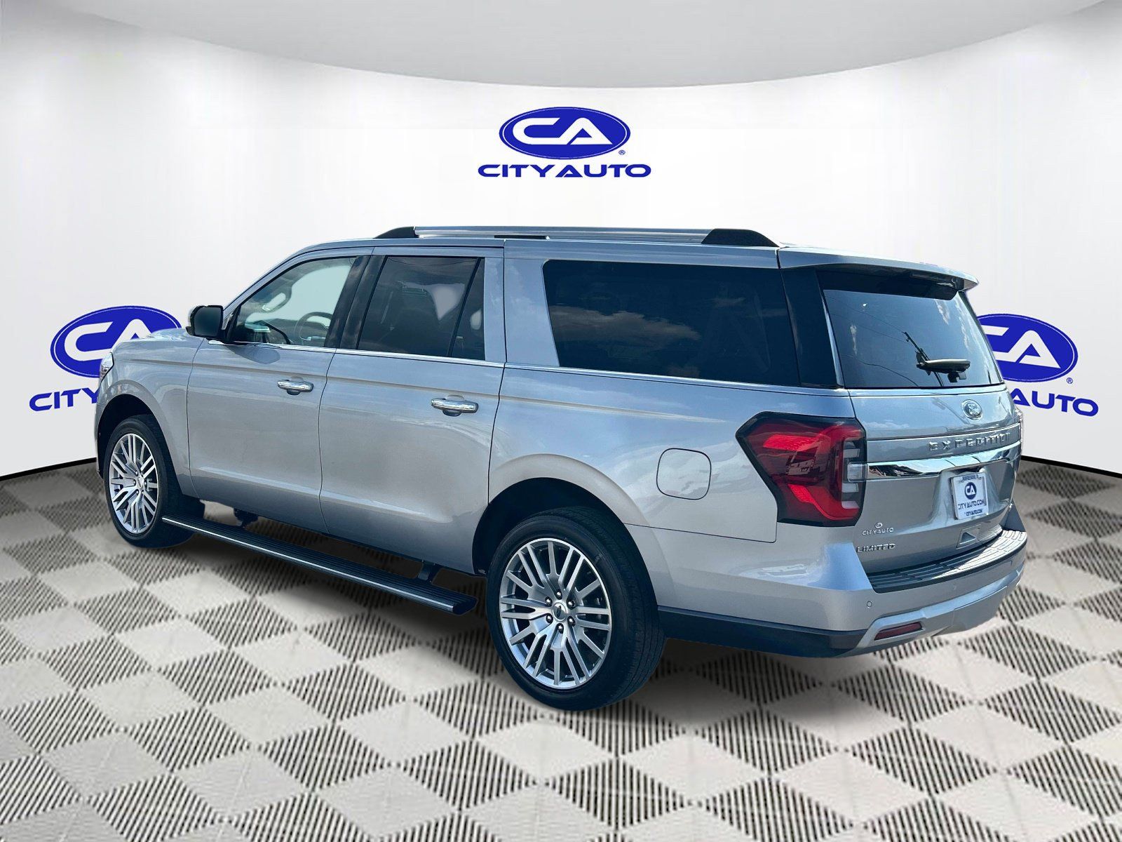 Used 2024 Ford Expedition Max Limited AWD/4WD image 5