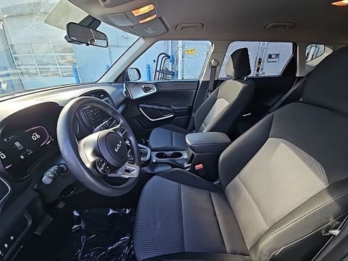 Used 2024 Kia Soul LX w/ Option Group 015 FWD image 16
