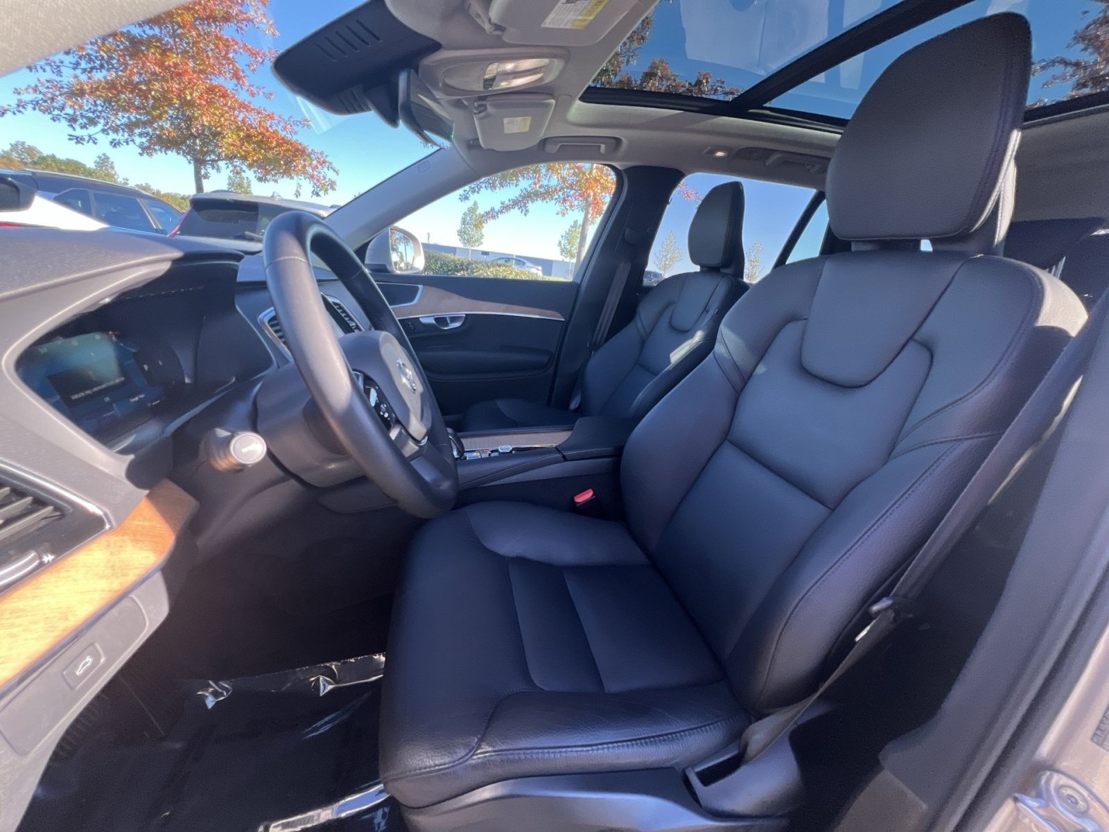 Certified 2024 Volvo XC90 B6 Plus w/ Protection Package Premier AWD/4WD image 13