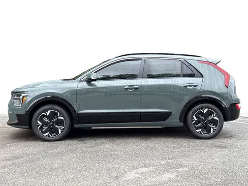 New 2025 Kia Niro Wind image 23