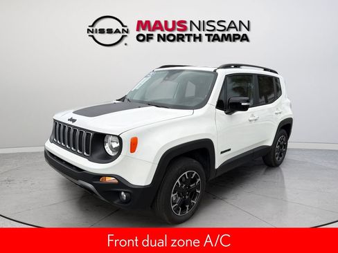 Used 2023 Jeep Renegade Latitude AWD/4WD image 4