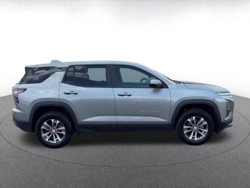 Used 2025 Chevrolet Equinox LT AWD/4WD image 16