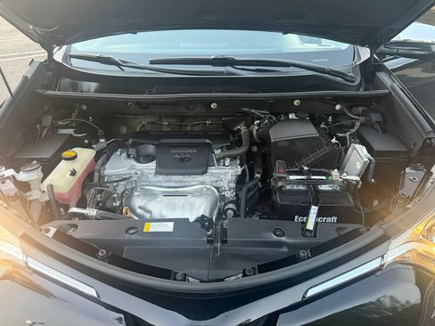 Used 2016 Toyota RAV4 LE FWD image 25