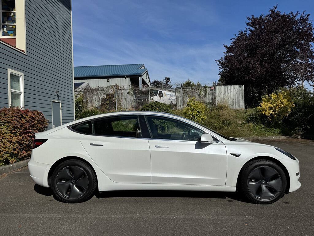 Used 2019 Tesla Model 3 RWD image 3