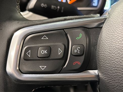 Used 2025 Jeep Wrangler Unlimited Sahara AWD/4WD image 22