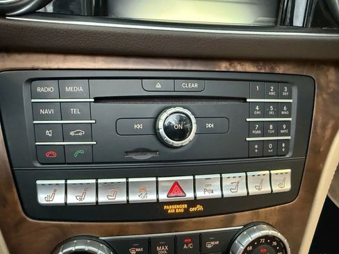 Used 2017 Mercedes-Benz SL 550 image 36