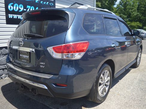Used 2015 Nissan Pathfinder SV w/ Trailer Tow Package AWD/4WD image 5