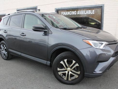 Used 2016 Toyota RAV4 LE image 10